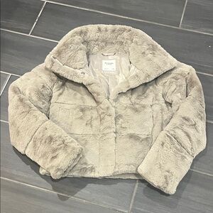Abercrombie & Fitch Faux Fur Jacket in Cream